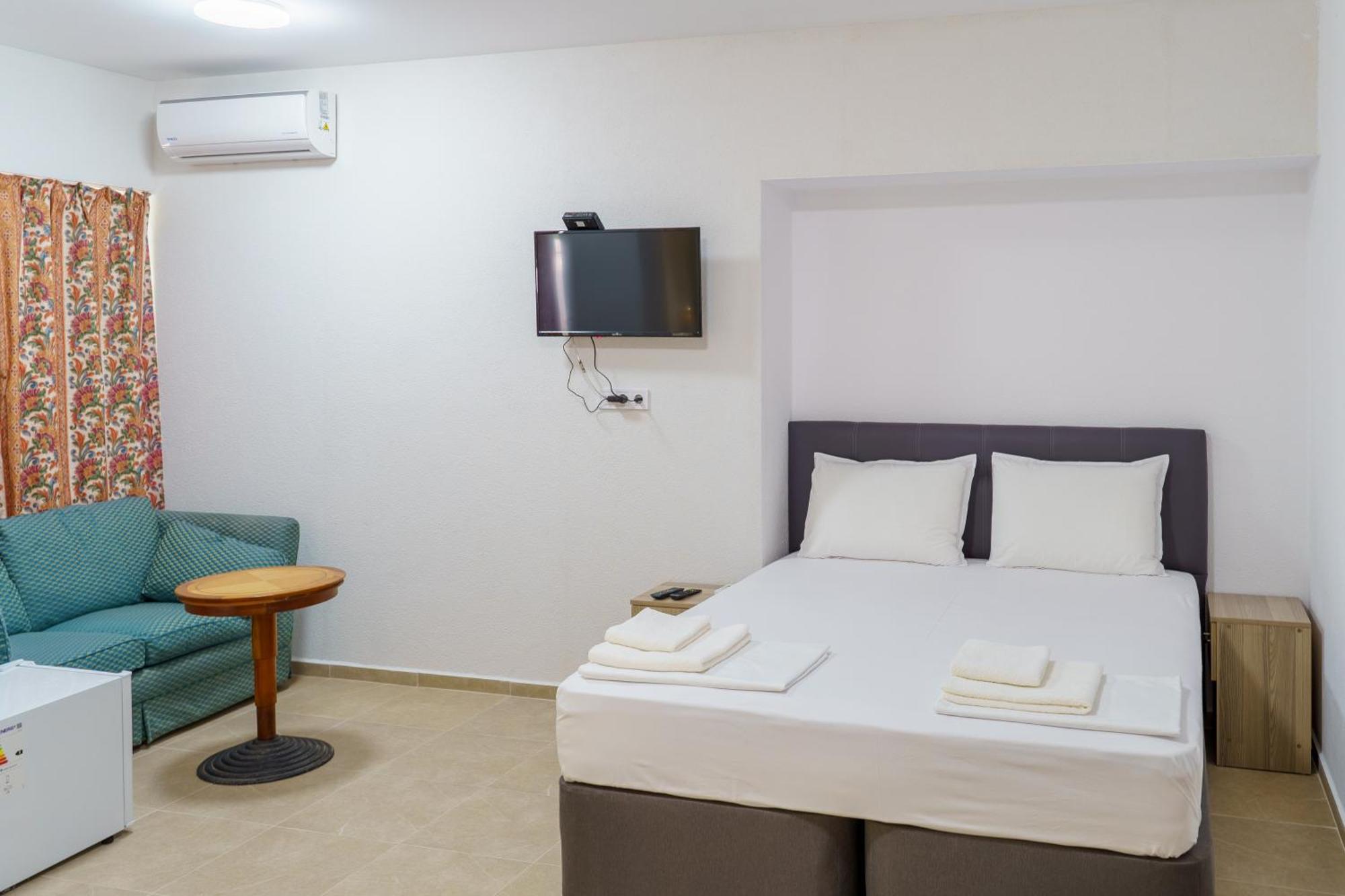 Hotel Navi Shabla Exterior photo