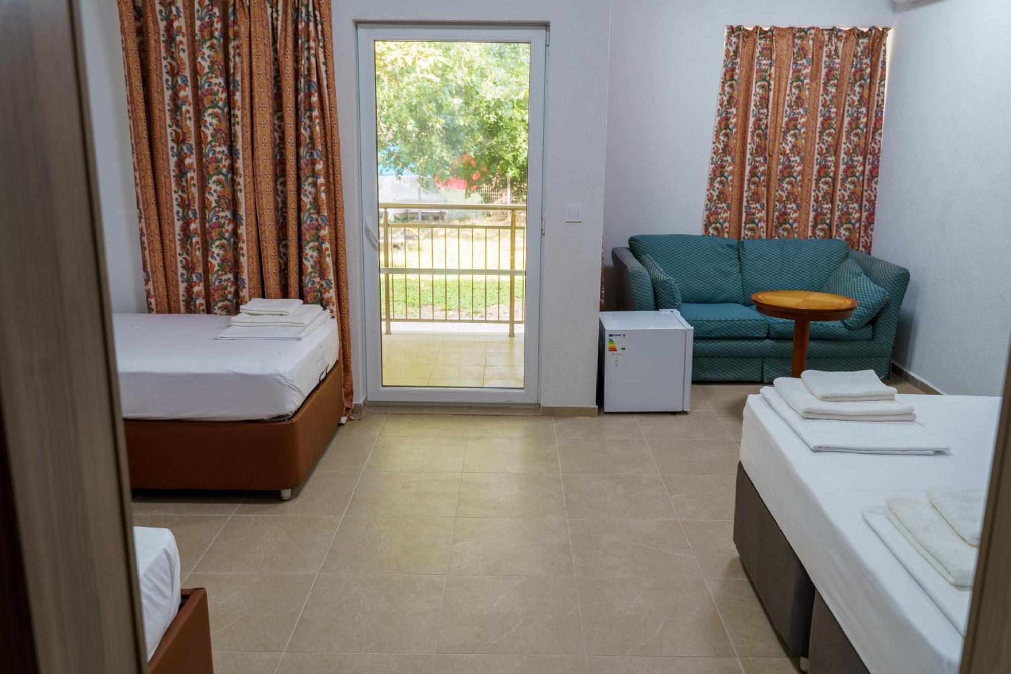 Hotel Navi Shabla Exterior photo