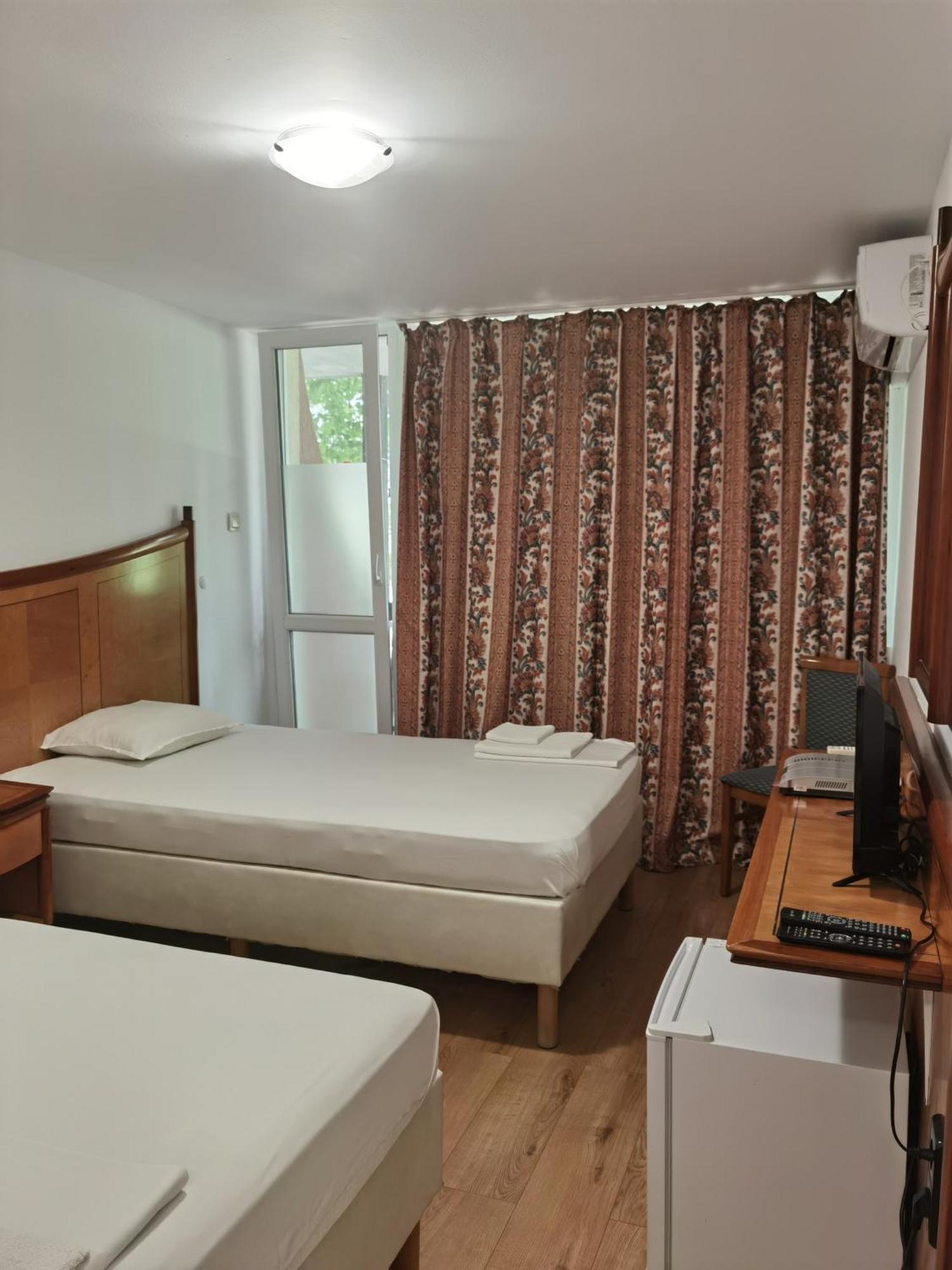 Hotel Navi Shabla Exterior photo